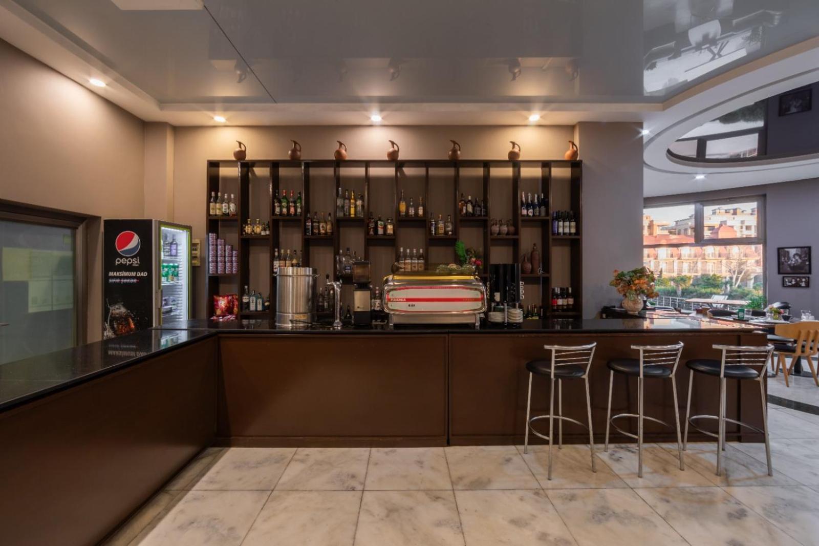 Green City Resort Hotel Баку Екстериор снимка