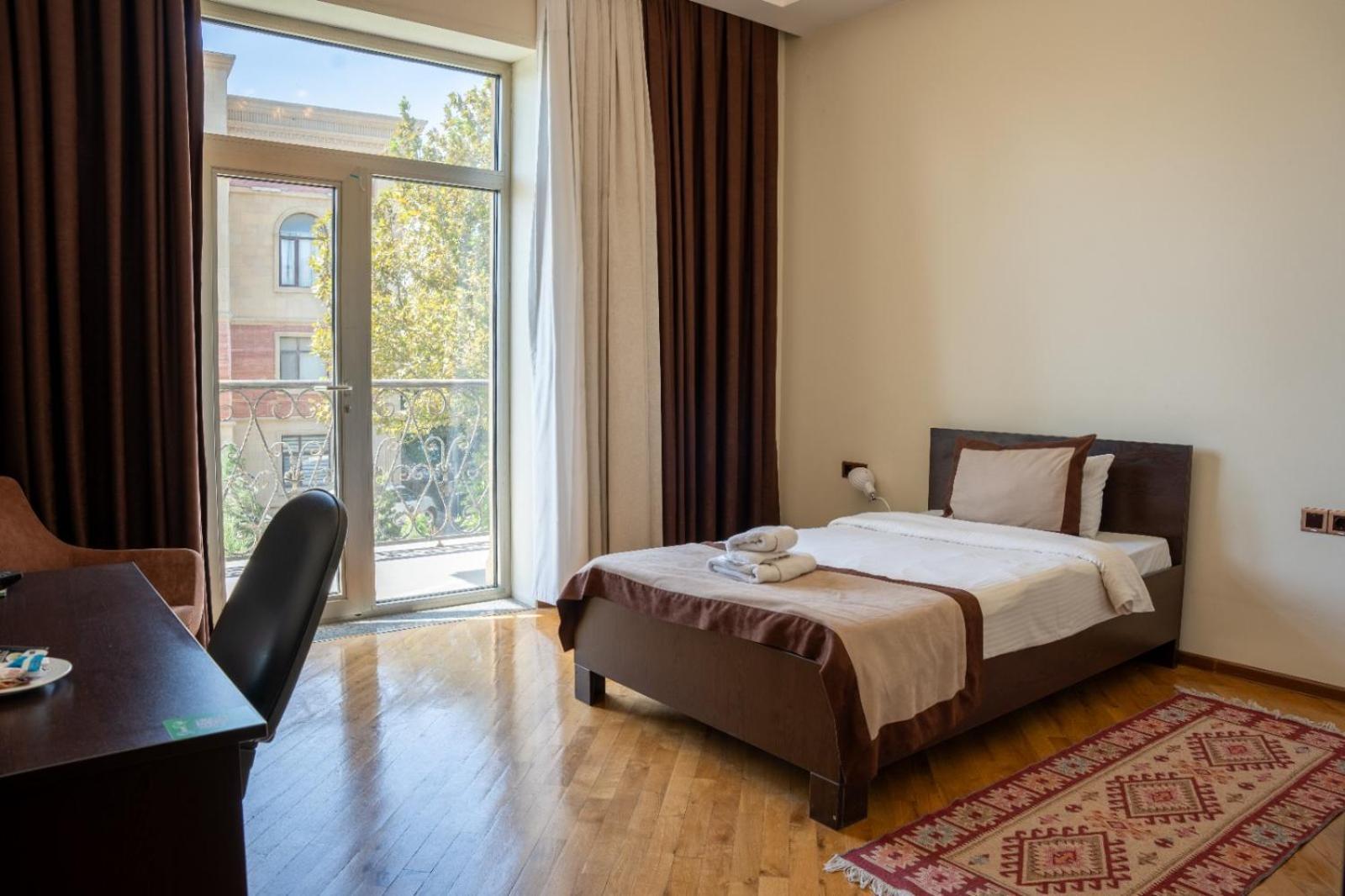 Green City Resort Hotel Баку Екстериор снимка