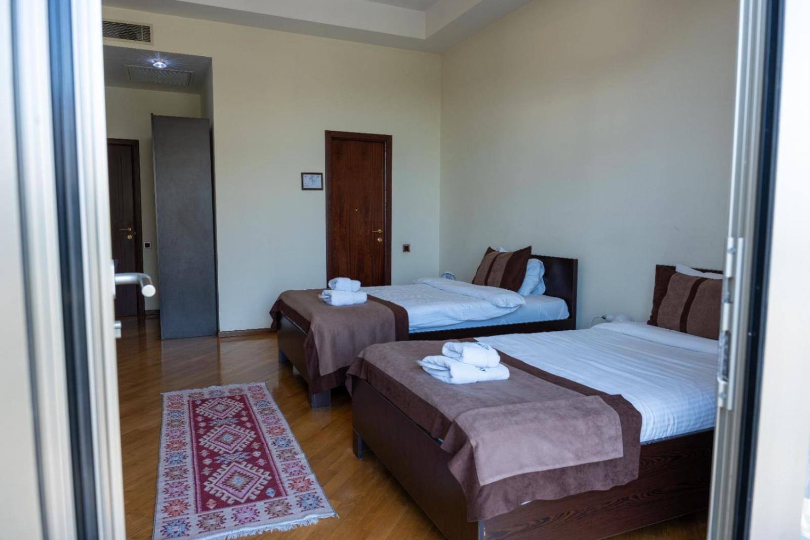 Green City Resort Hotel Баку Екстериор снимка